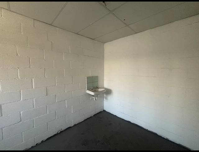 339M² WAREHOUSE TO LET IN BLACKHEATH INDUSTRIAL